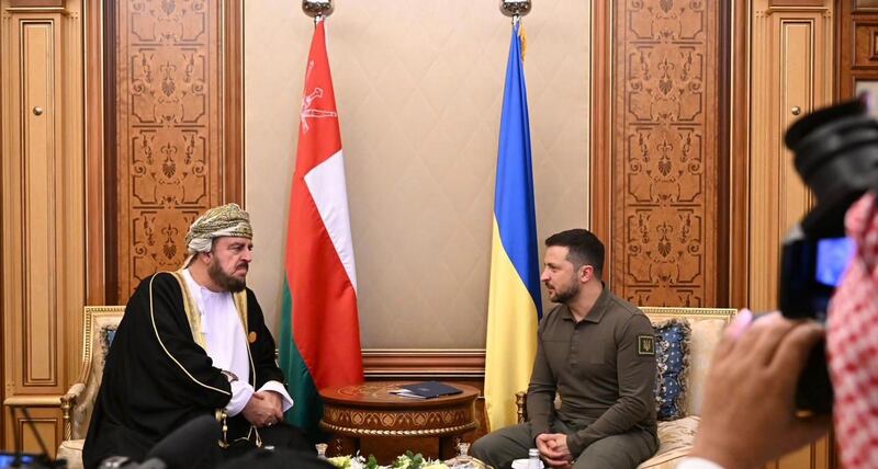 سمو السيد أسعد يبحث مع زيلينسكي تطورات الحرب في أوكرانيا