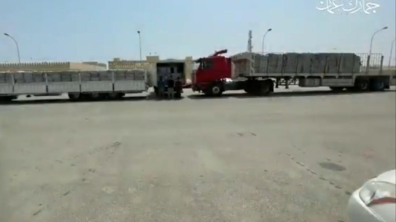 تتبع شاحنة يكشف عن مخزن للبضائع المهربة