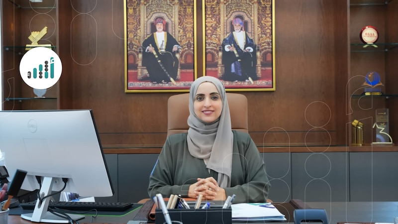 “مفارقةٌ غريبةٌ” حدثت في تخصصها: ملامح من مسيرة سعادة د.جوخة الشكيلية المتميزة في التعليم