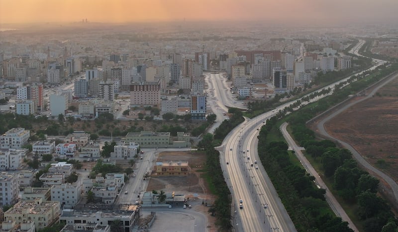 في ظفار: مشروعات واستثمارات نوعيّة يكشفها سمو السيد المحافظ بالأرقام  