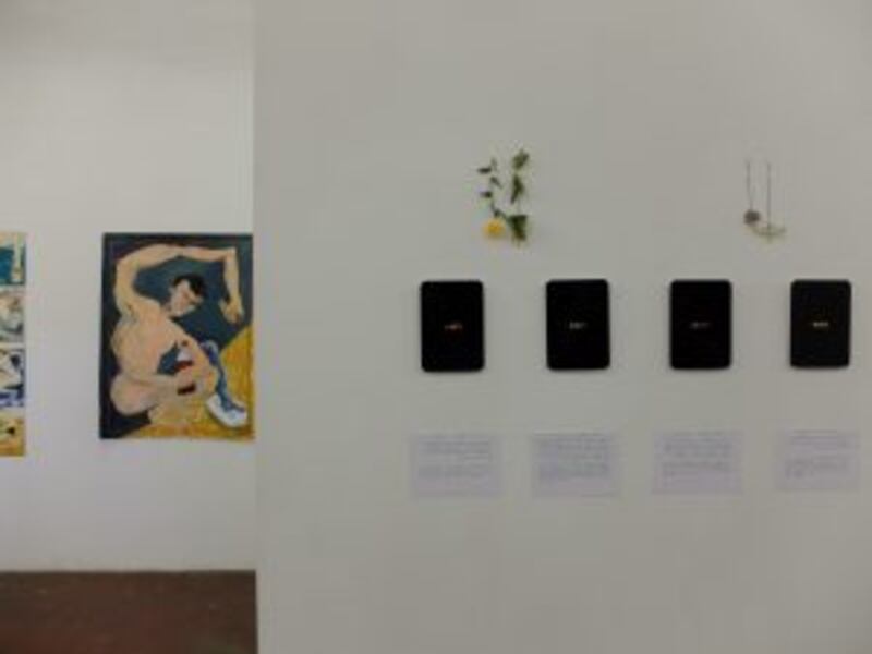 فنان عُماني يشرح “كلمات الحب” في اللغة العربية عبر لوحات فنية بألمانيا