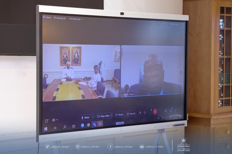 وزير العمل يلتقي سفراء سوريا والنيبال وبنغلاديش