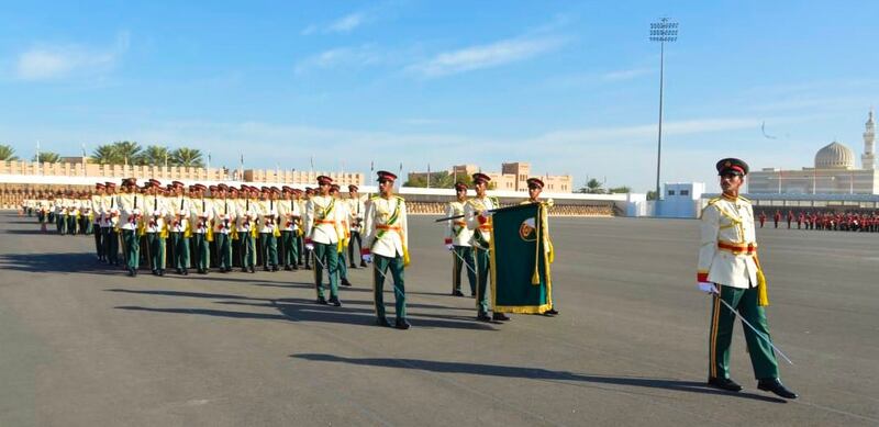 ‎لأول مرة: تخريج دورة الضباط المرشحين من العنصر النسائي من كلية السلطان قابوس العسكرية
