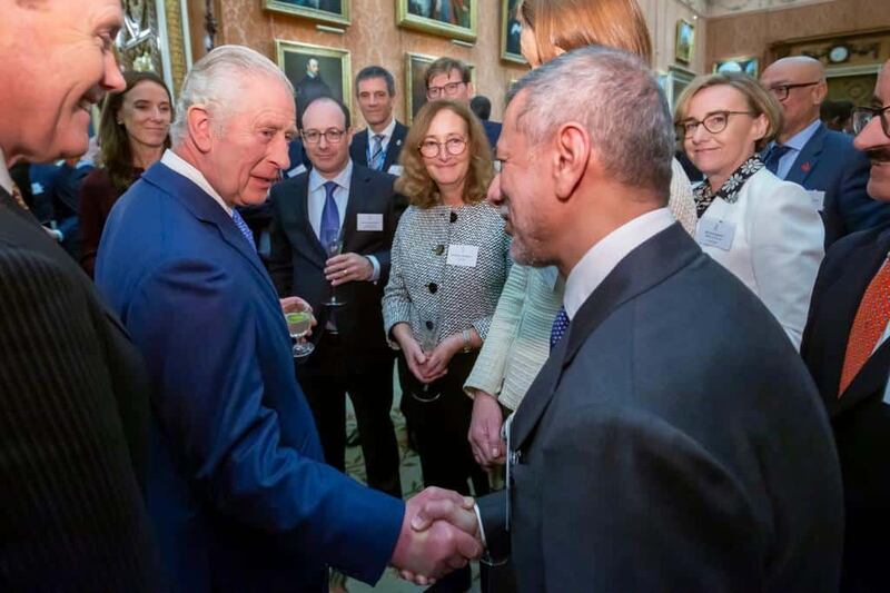 تحيات جلالة السلطان ينقلها المرشدي لملك بريطانيا