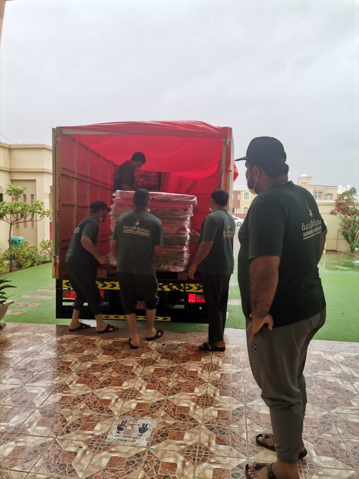 جمعية الرحمة تلبي الواجب الوطني أمام شاهين