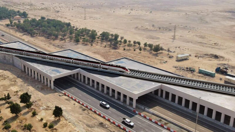 بدء الخطوة الأولى في مشروع ربط السكك الحديدية في سلطنة عُمان ودولة الإمارات