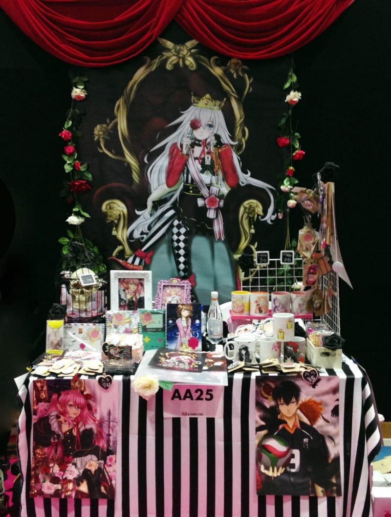 عُمانية تؤلف كتابا هو الأول من نوعه عربيا..تعرّف على قصتها