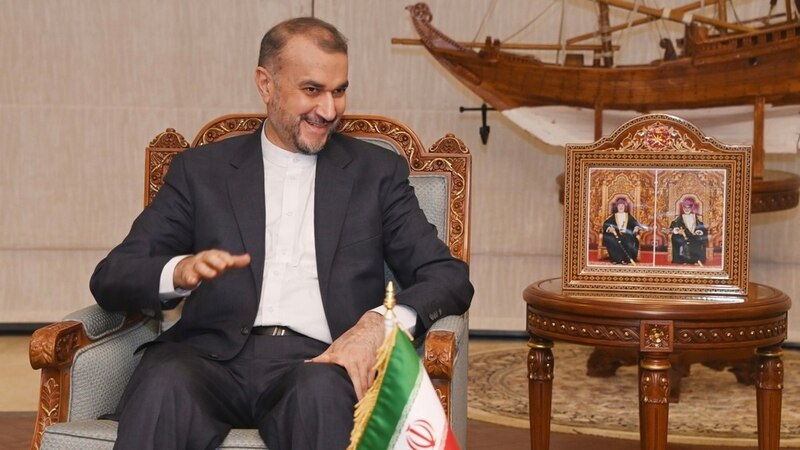 وزير الخارجية الإيراني: مبادرات عمانية لعودة مفاوضات الملف النووي