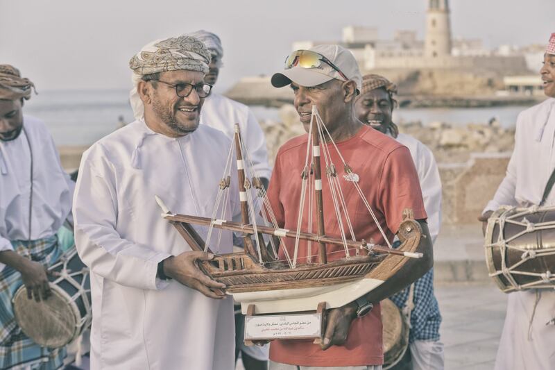 عمره يتجاوز الـ 60 ويجري نحو 600 كم؛ فما عذرك عن الرياضة؟