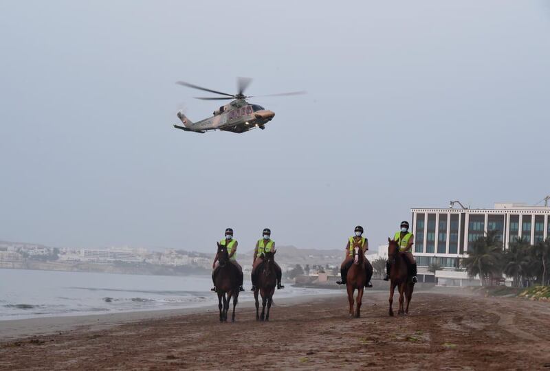الشرطة تُعايِد وتشدد على الالتزام وتضع أرقامًا للتبليغ عن المخالِفين