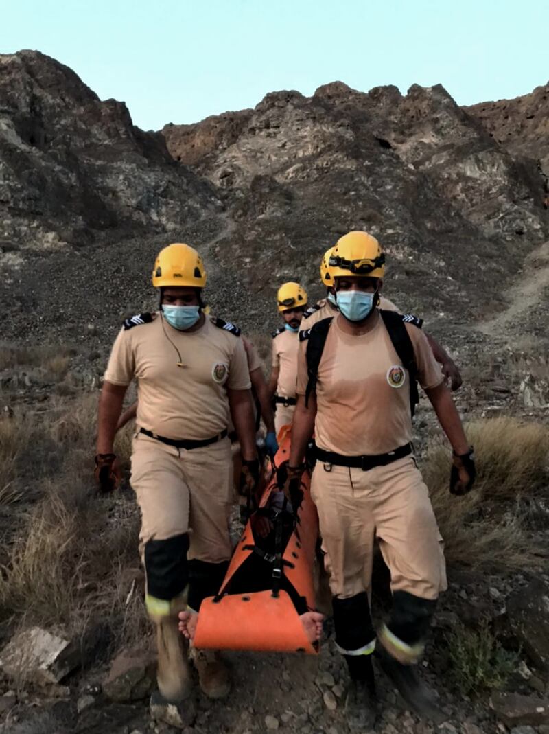 إسعاف مواطن أصيب في مسير جبلي