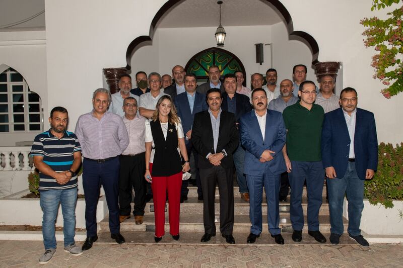 نادي الجالية الأردنية في السلطنة يشهر لجنة رجال الأعمال