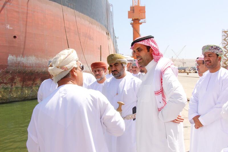 أبدى رغبته للاستثمار في البتروكيماويات: وفد تجاري سعودي يزور المنطقة الاقتصادية بالدقم