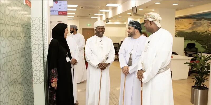 بنك مسقط يحتفي بافتتاح مركز للخدمات المصرفية بمنطقة كرشا في نزوى