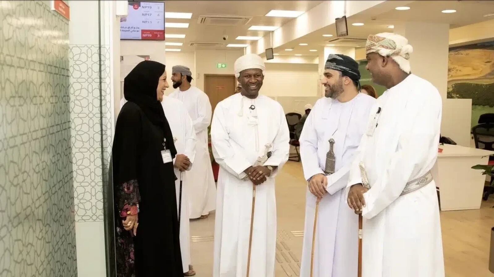 بنك مسقط يحتفي بافتتاح مركز للخدمات المصرفية بمنطقة كرشا في نزوى