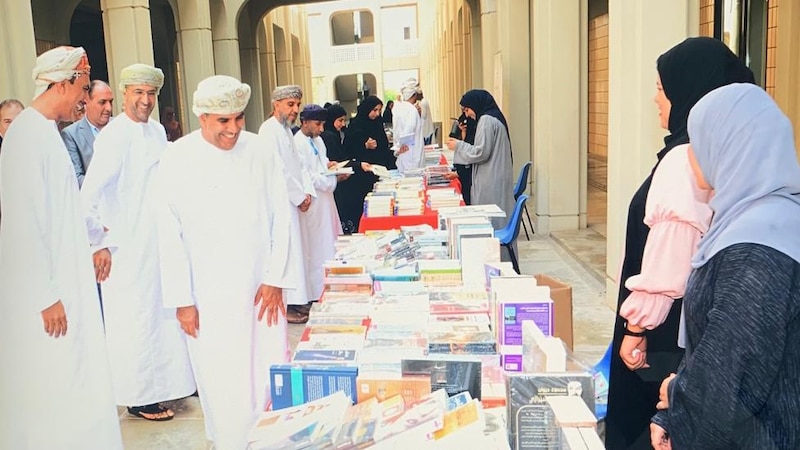 بالصور: تدشين الموسم الثقافي لكلية الآداب والعلوم الاجتماعية