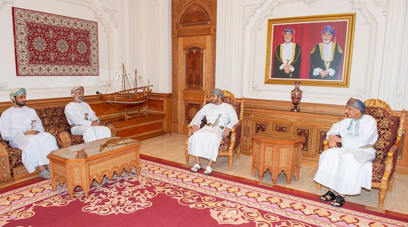 سمو السيد فهد يستقبل أعضاء من “الشورى”