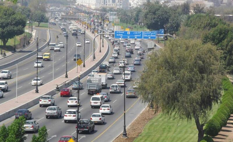 إحصائية عن المركبات في السلطنة