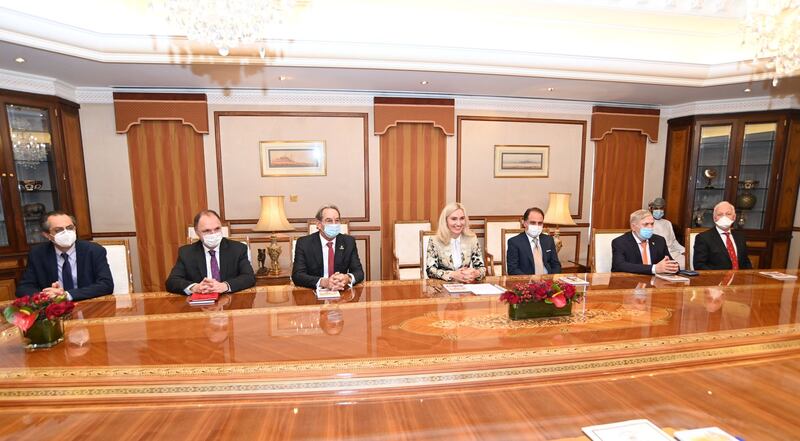وزير الخارجية يلتقي بـ 6 قناصل فخريين لسلطنة عمان