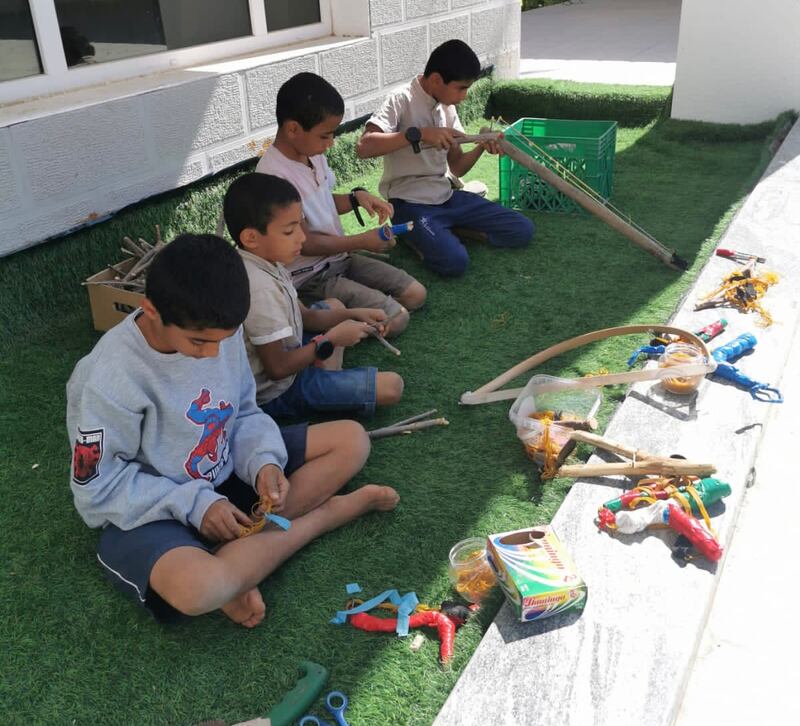 بالصور: تجار صغار في سوق نزوى؛ فما قصتهم وكيف بدأوا؟