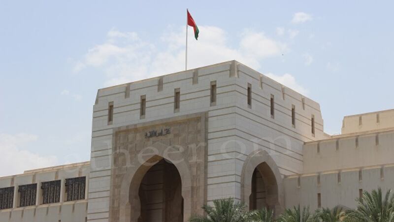 قريبًا: رفع مشروعي “قانــون العمل” و “قانــون الحماية الاجتماعية ” لجلالة السلطان