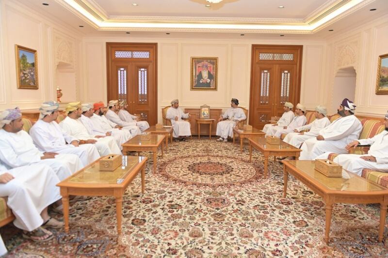 شباب عُمانيون يواجهون “التسريح” من قطاع الاتصالات