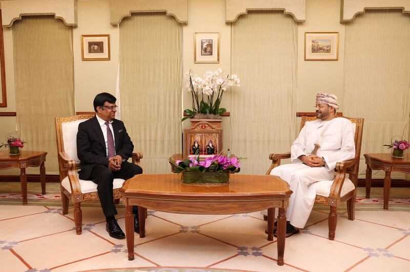 السيد بدر يتسلّم أوراق اعتماد سفير جديد