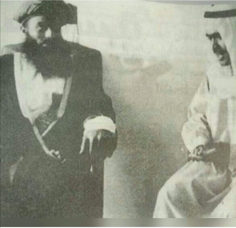 تضمّن 14 سؤالًا واستدراكًا واحدًا: تعرّف على تفاصيل حوار صحفي قِيل بأنه الأول للسلطان قابوس