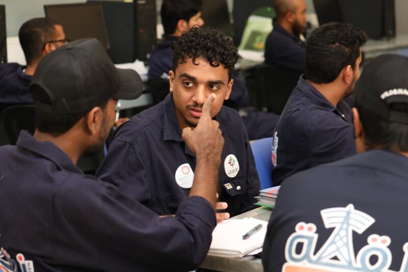 ضمن “نقلة”: ورشة مكثفة من ظفار للطاقة عن المواصفات القياسية العمانية للكهرباء