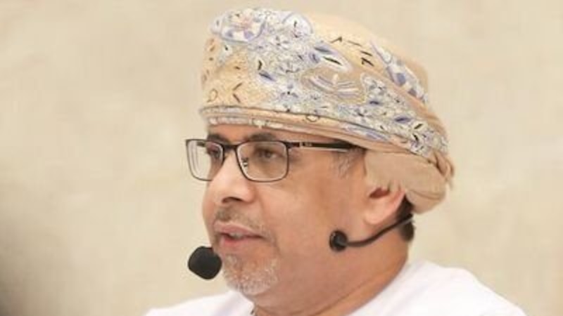 بعد فوزه بجائرة عربية: الشاعر حسن المطروشي يوضح رأيه في القصائد الغنائية