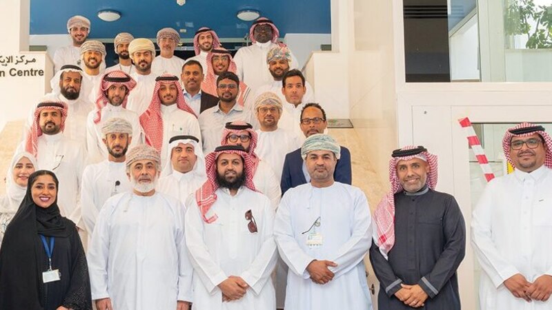 وفد من أرامكو يتعرف على “تنمية نفط عمان”