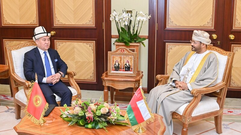جلالة السُّلطان المُعظّم يتلقّى رسالتين خطيتين