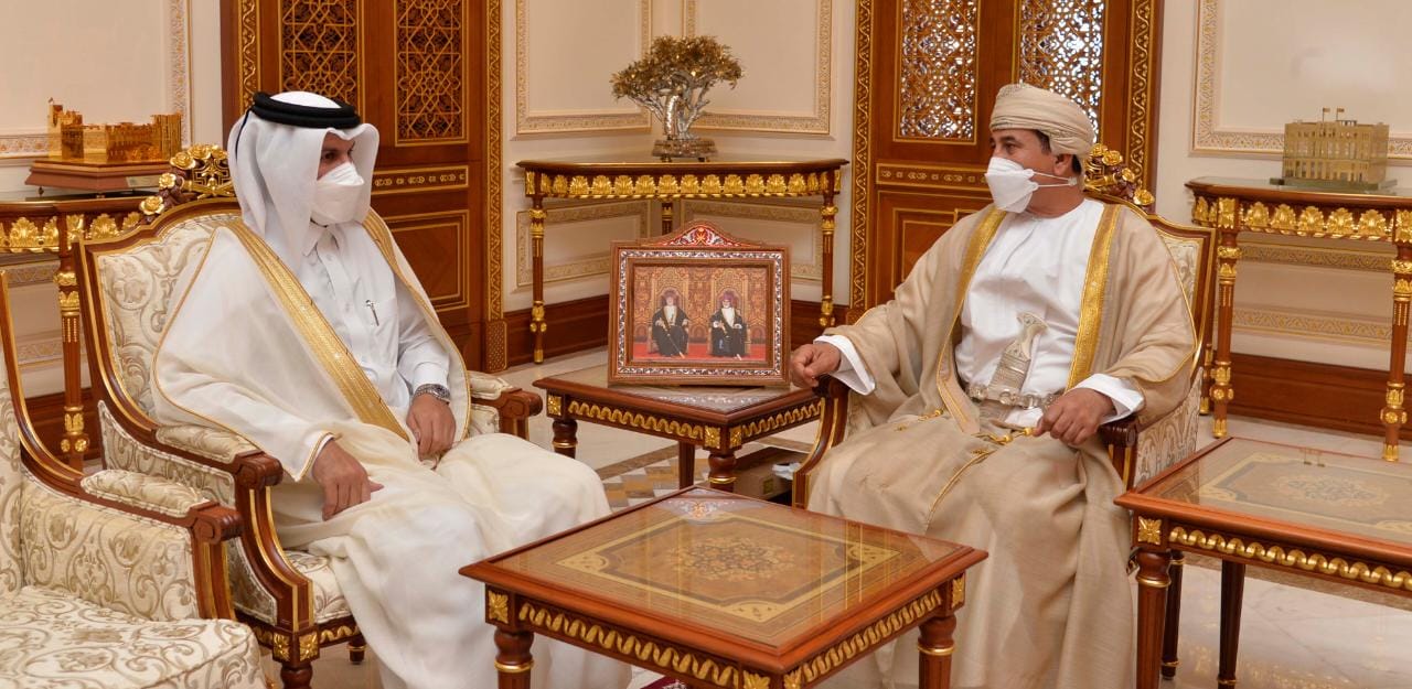 وزير المكتب السلطاني يستقبل 4 سفراء