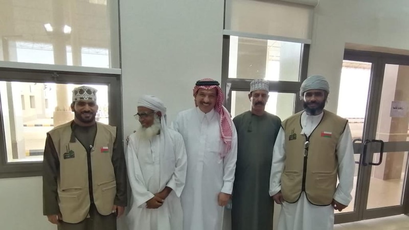 السفير السعودي يزور منفذ الربع الخالي