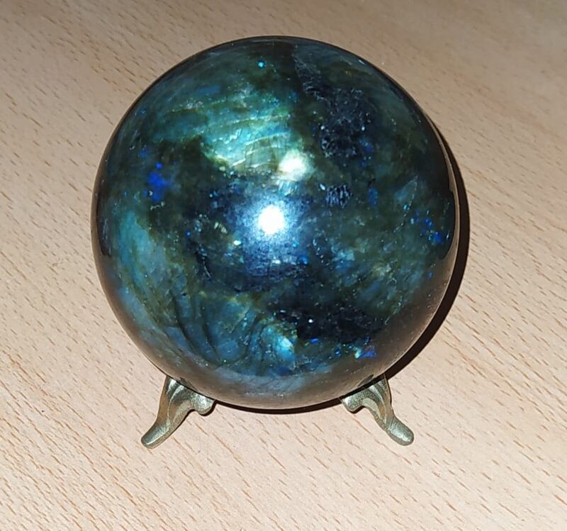 مغامر عماني لُقّب بصائد النيازك يتحدث عن تجربته في البحث عنها