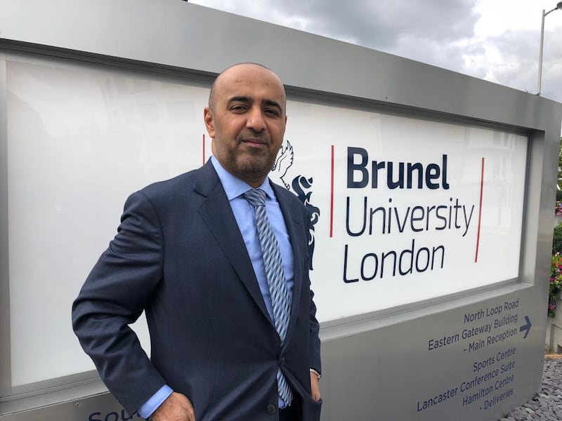 رجل أعمال عُماني يحصل على الدكتوراة من بريطانيا