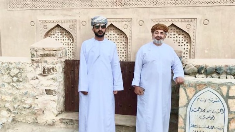 الشيخ حمود السيابي يكتب: عند ضريح مؤسس الدولة البوسعيدية نستمع لمرسوم آلية انتقال ولاية الحكم