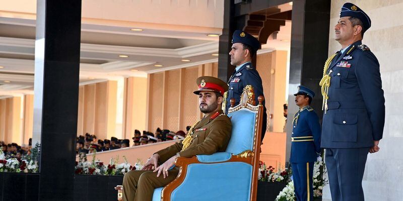 بالصور، سمو السيد ذي يزن آل سعيد يرعى احتفال سلاح الجو السلطاني بيومه السنوي