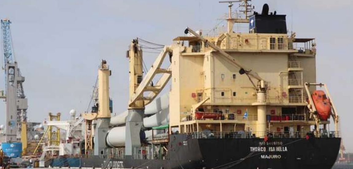 ترانزيت بين الشرق والغرب: عام للأرقام القياسية في ميناء الدقم