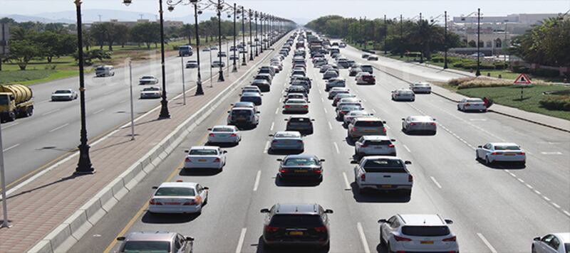 “الدولة” يناقش خططًا لتخفيف الازدحام المروري