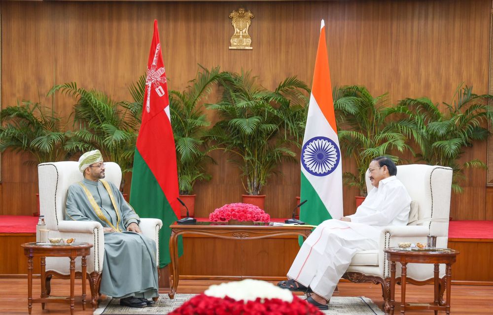 وزير الخارجية يلتقي نائب الرئيس الهندي ومستشار الأمن القومي