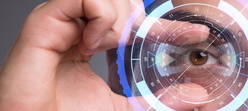 لا تُهمِل هذه الأعراض في عينيك؛ فقد تكون إشارة إلى انفصال شبكية العين