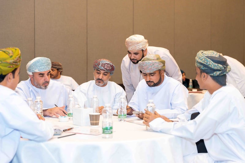 بنك مسقط يواصل جهوده في تعزيز الوعي حول الثقافة الماليّة ضمن مبادرة أكاديمية “ماليات”