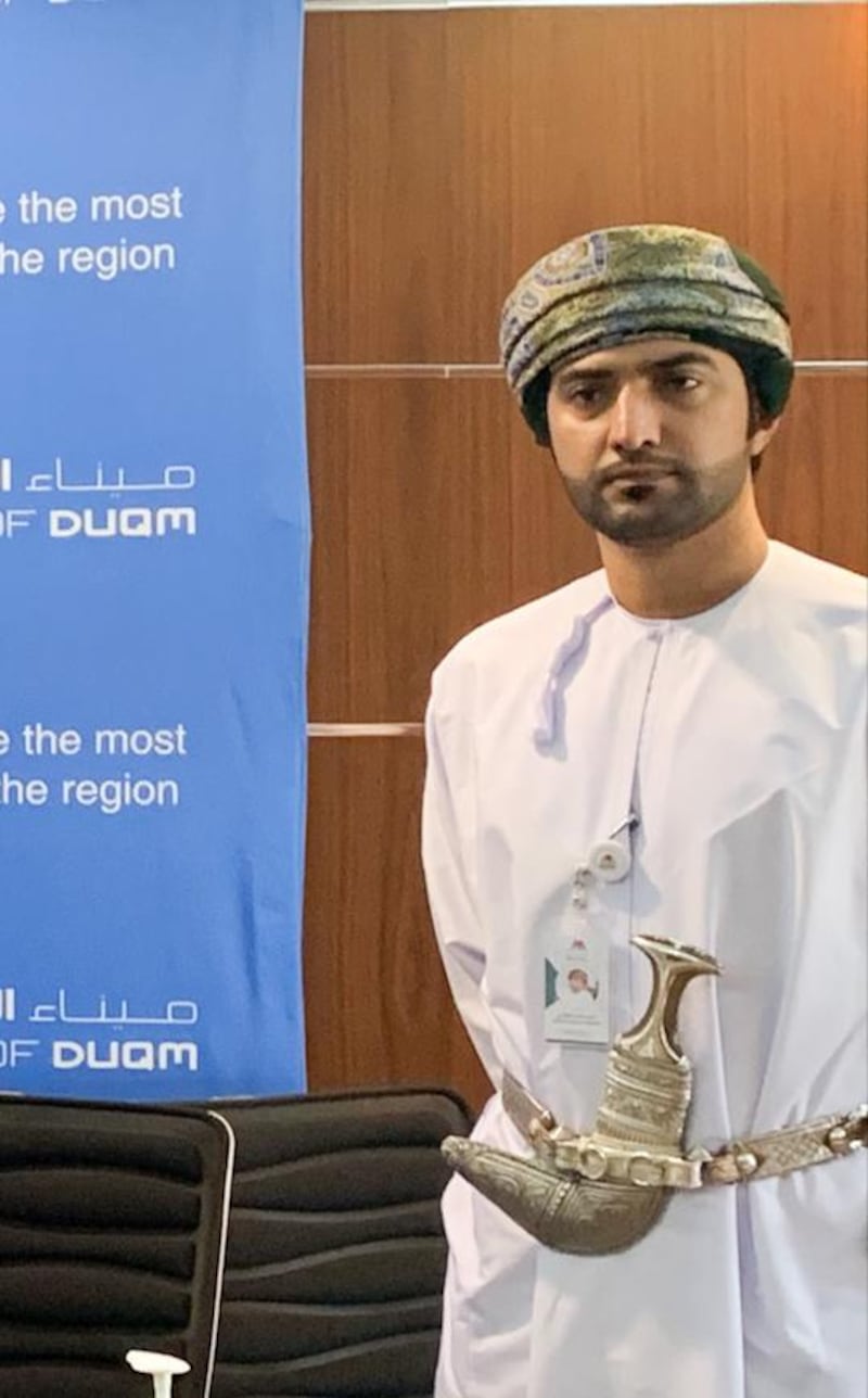 شاب عماني يروي قصة نجاحه في قطاع الاتصالات