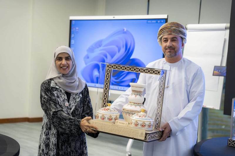 الأكاديمية السلطانية للإدارة تختتم “برنامج الولاة” لتطوير الإدارة المحلية