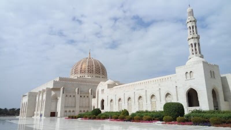 ياسر الكلباني يكتب عن النهضة العمانية الحديثة