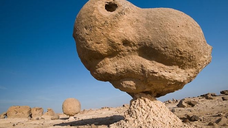 صخور عُمان قد تُنقِذ العالم.. وبروفيسور يجيب