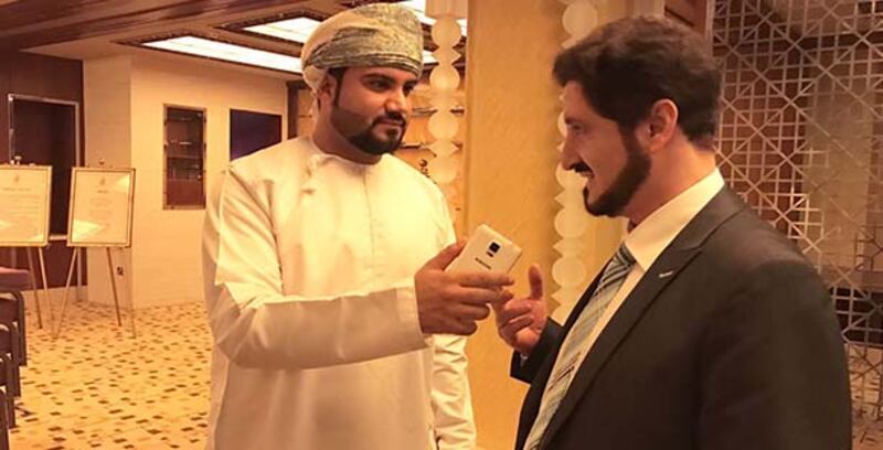 عدنان إبراهيم لـ”أثير”: الطيبة والتواضع والحكمة أول انطباعاتي عن السلطنة