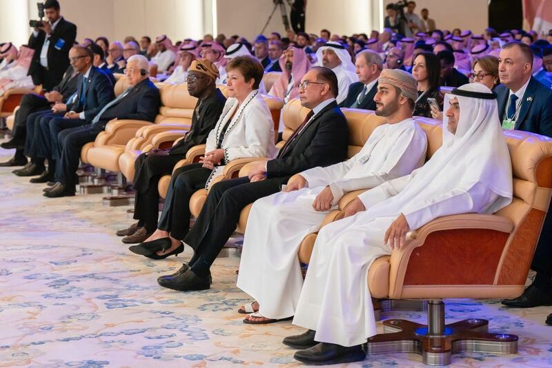 بالفيديو والصور: سمو السيد ذي يزن يشارك في منتدى الاقتصادي العالمي