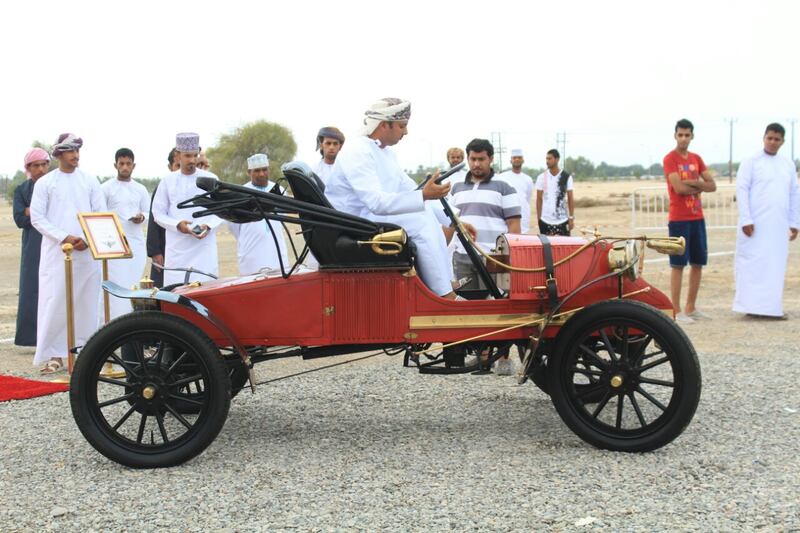 بمشاركة خليجية.. السويق تُنضم معرضا للسيارات الكلاسيكية